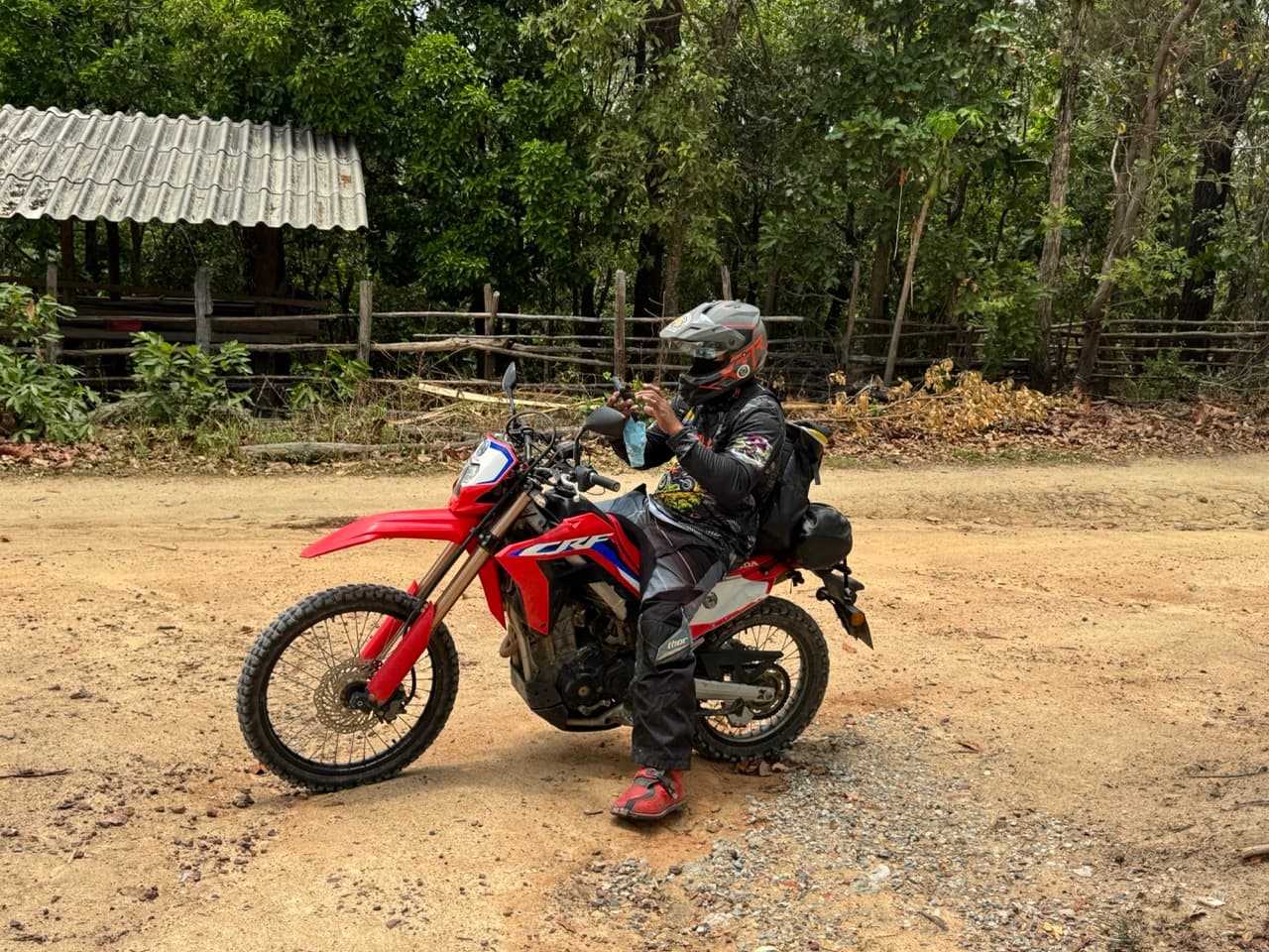 Hot to Om Koi on Dirt Roads