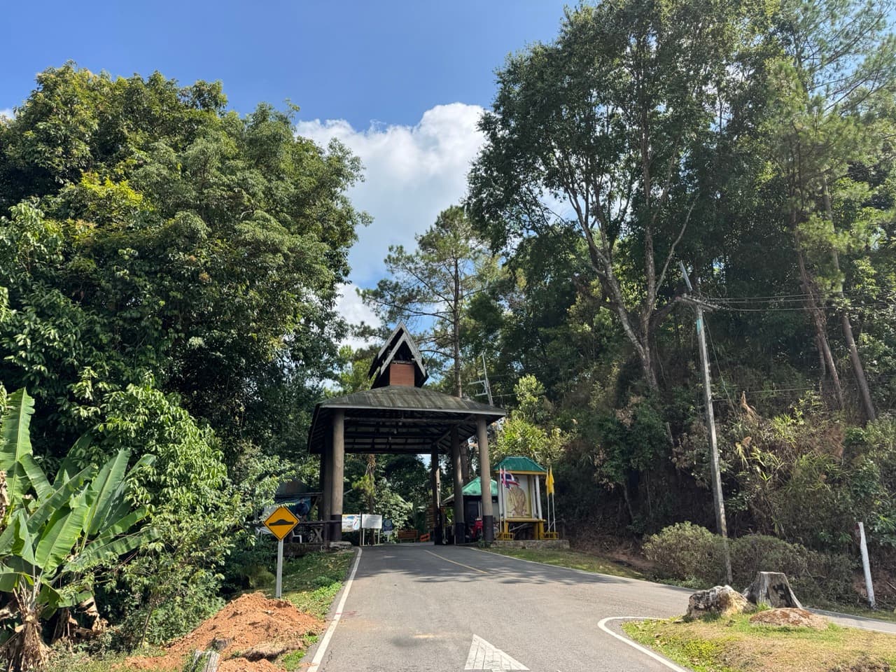 Pai to Chiang Mai via Muang Khong and Mae Taeng