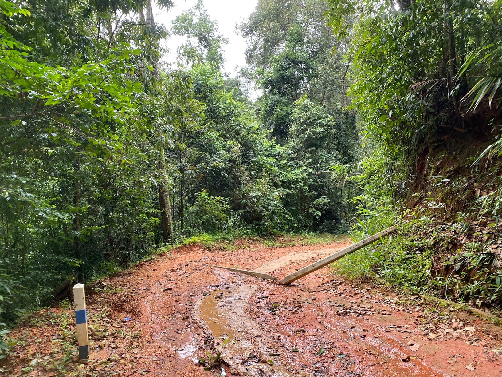Ban Mon Hin Lai and the Waterfall